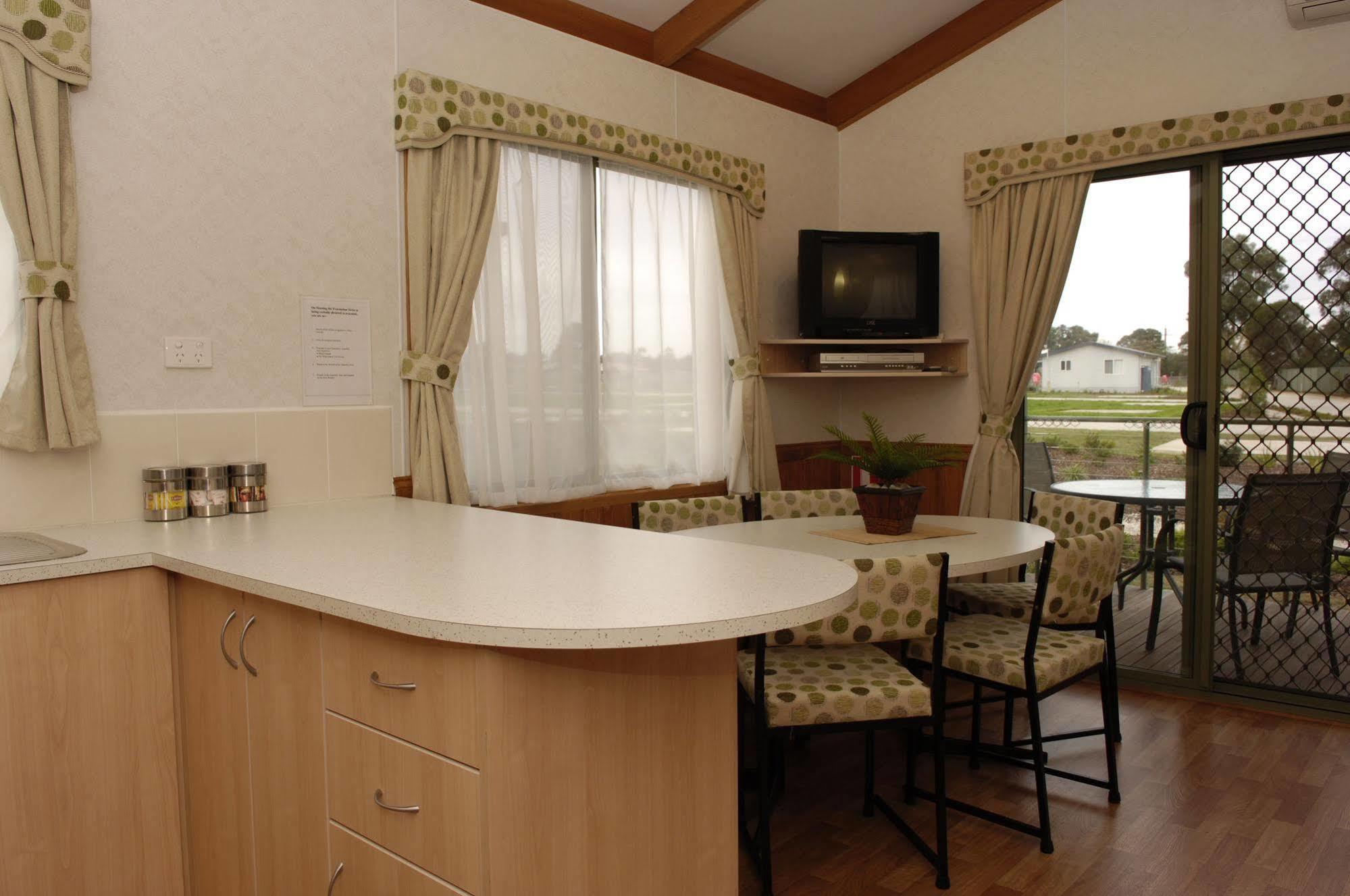 Sandhurst Motel Carrum Downs Kültér fotó